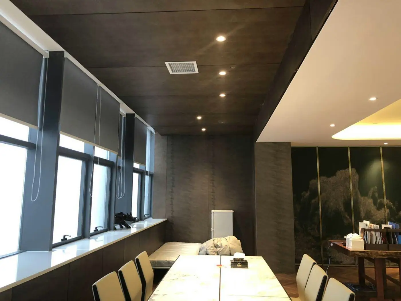雁塔区华夏建工办公楼1800㎡实木多层贴影木木皮烤漆西安全屋定制实景案例