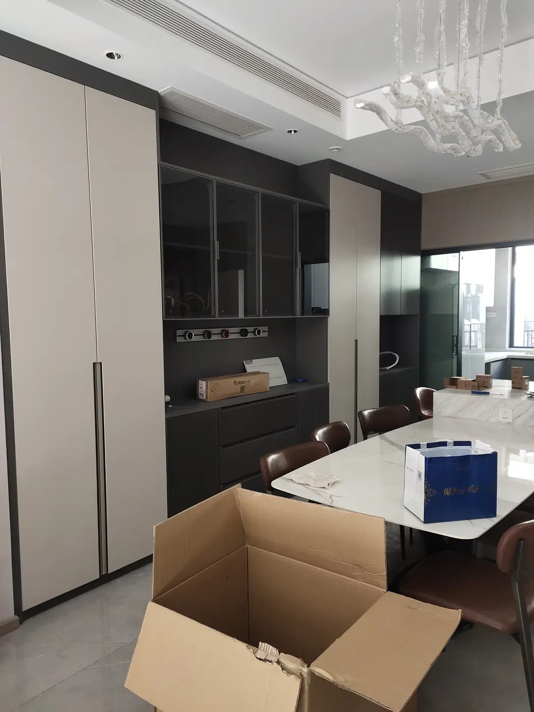 雁塔区鸿基紫韵别墅330㎡实木多层贴皮烤漆现代简约风格全屋定制图片6